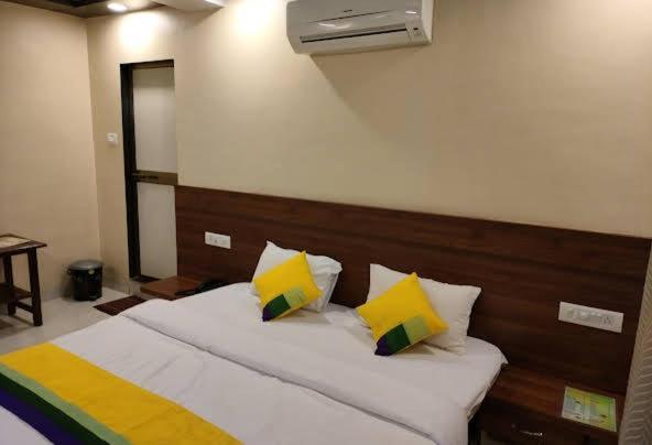 Hotel President House Matheran Exterior foto